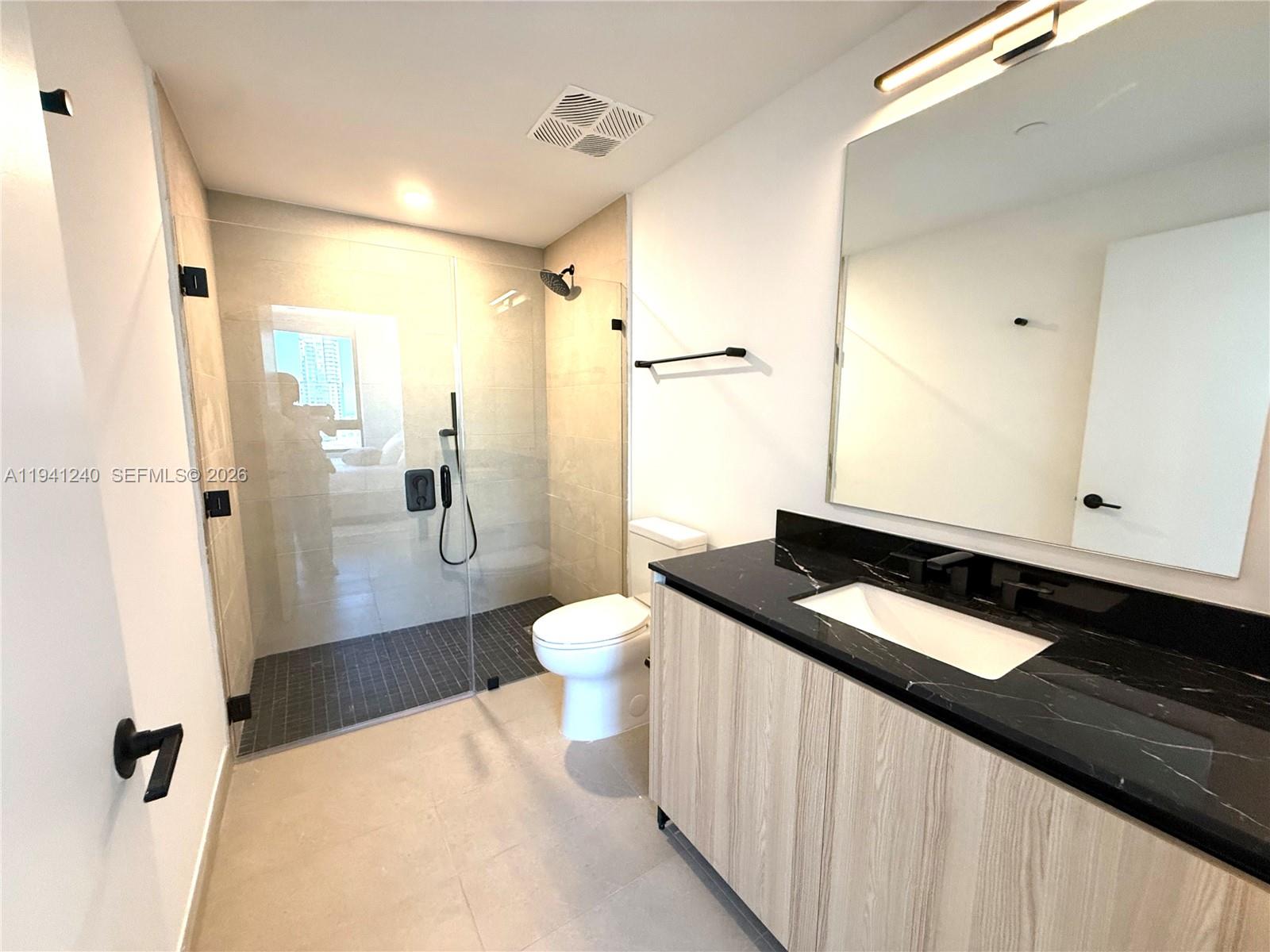 225 N Miami Avenue 3505 Property Photo 9