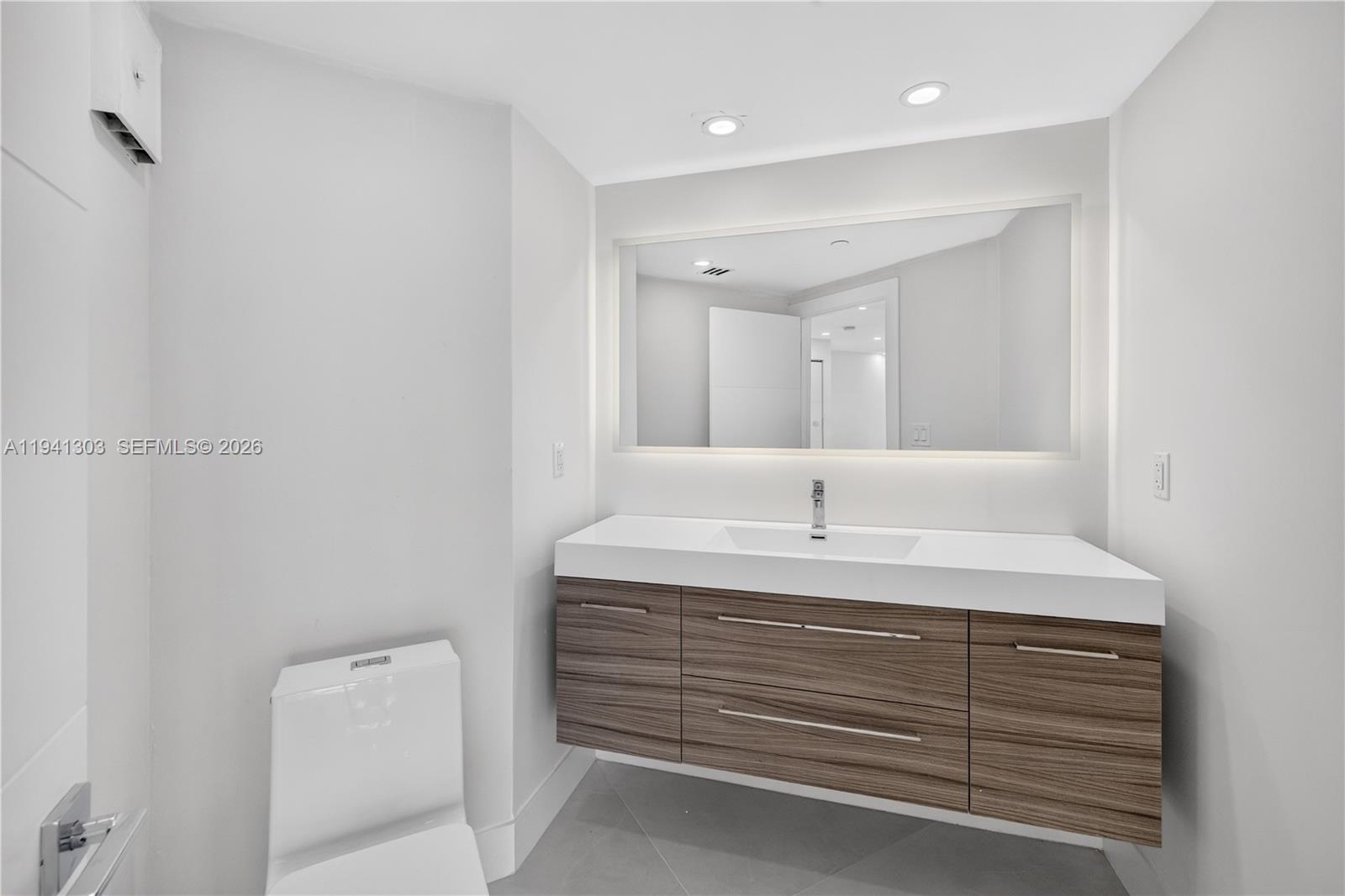 4000 Island Boulevard 2701 Property Photo 34