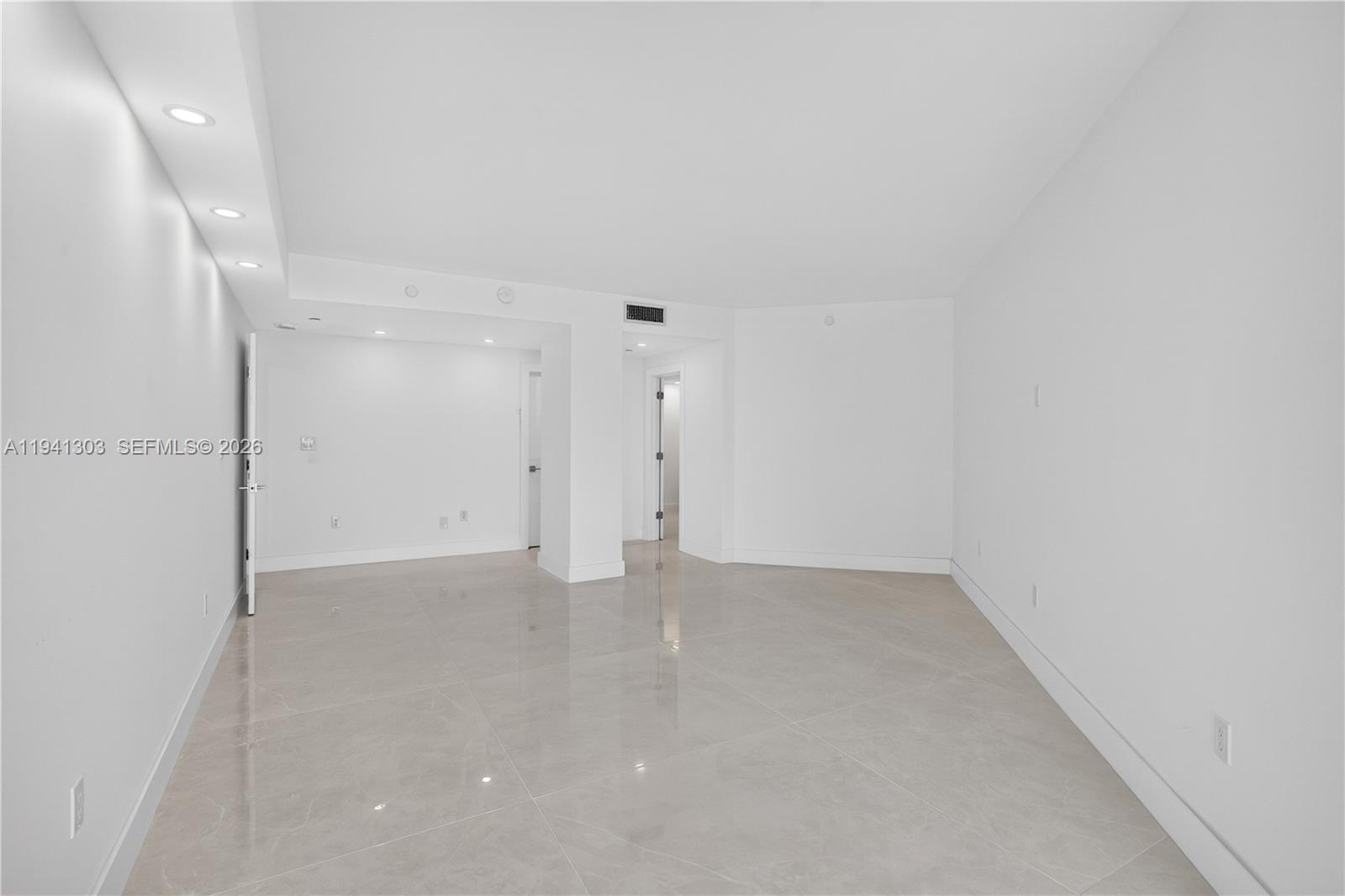 4000 Island Boulevard 2701 Property Photo 44