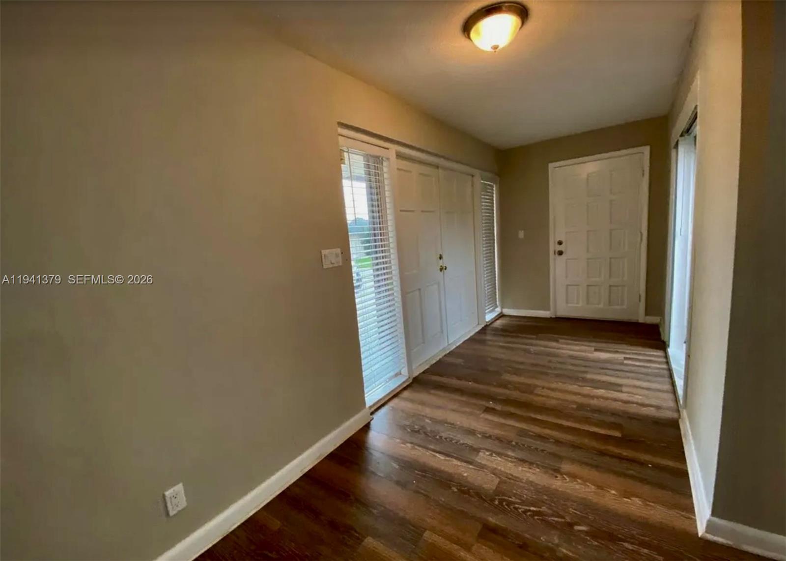 6105 Royal Poinciana Lane Property Photo 7