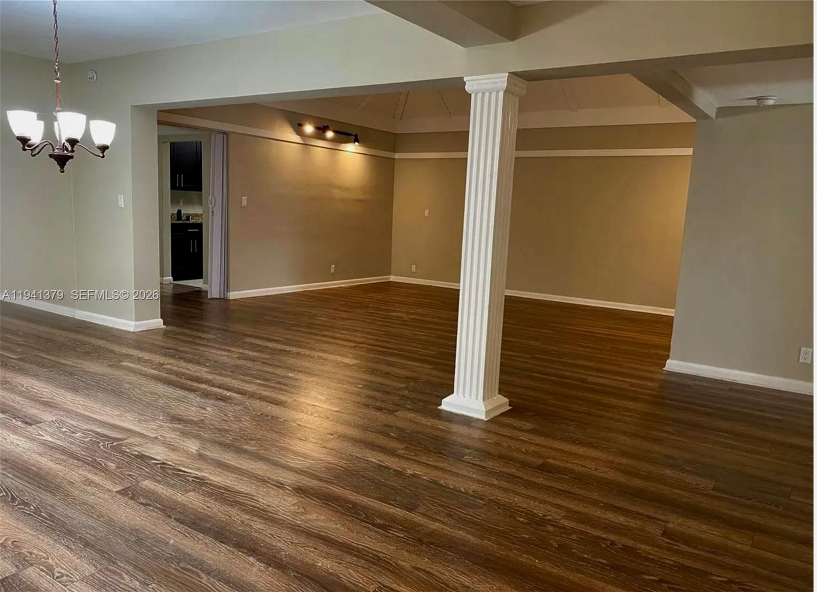 6105 Royal Poinciana Lane Property Photo 9
