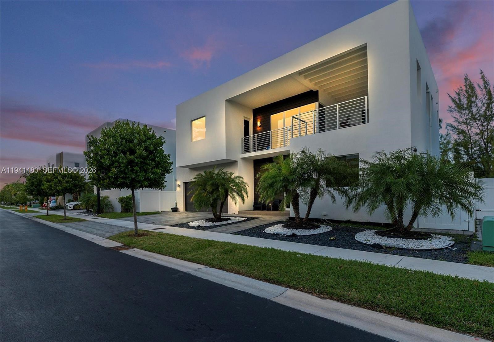 10055 Nw 77th Street Property Photo 1