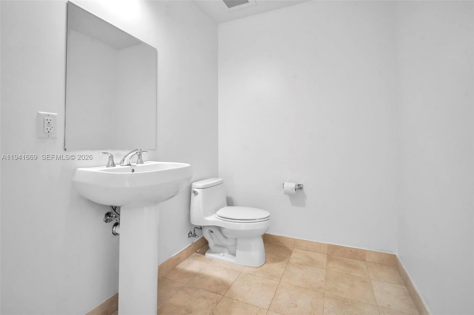 1050 Brickell Avenue 2418 Property Photo 23