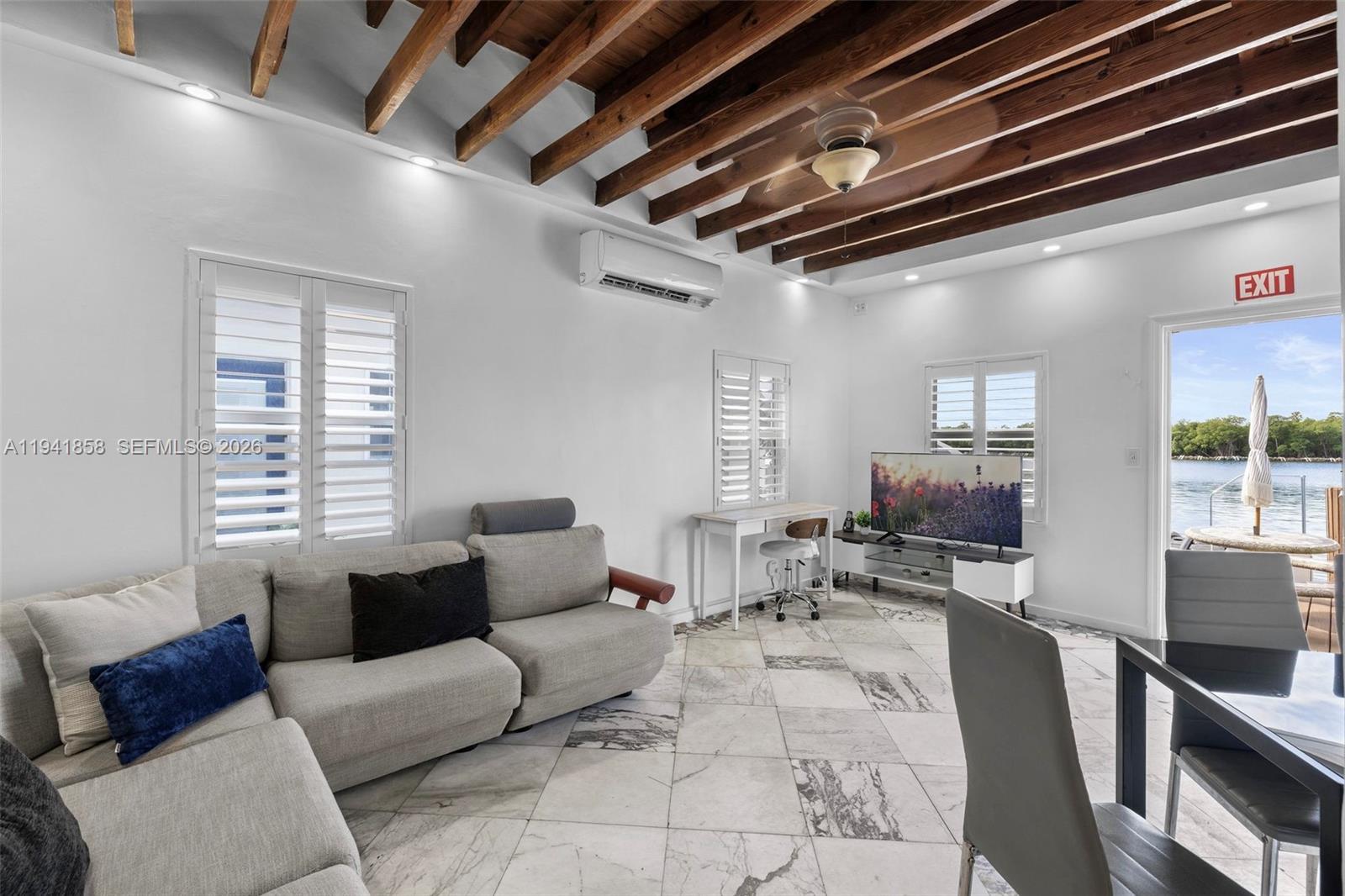 1908 N Ocean Drive 1b & 2b Package Property Photo 9