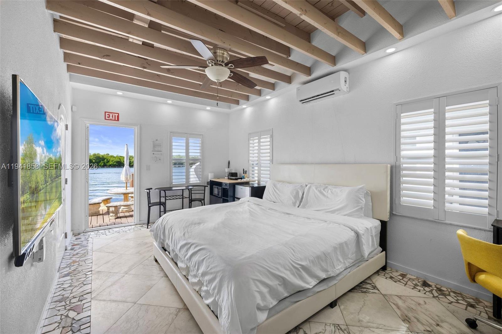 1908 N Ocean Drive 1b & 2b Package Property Photo 14