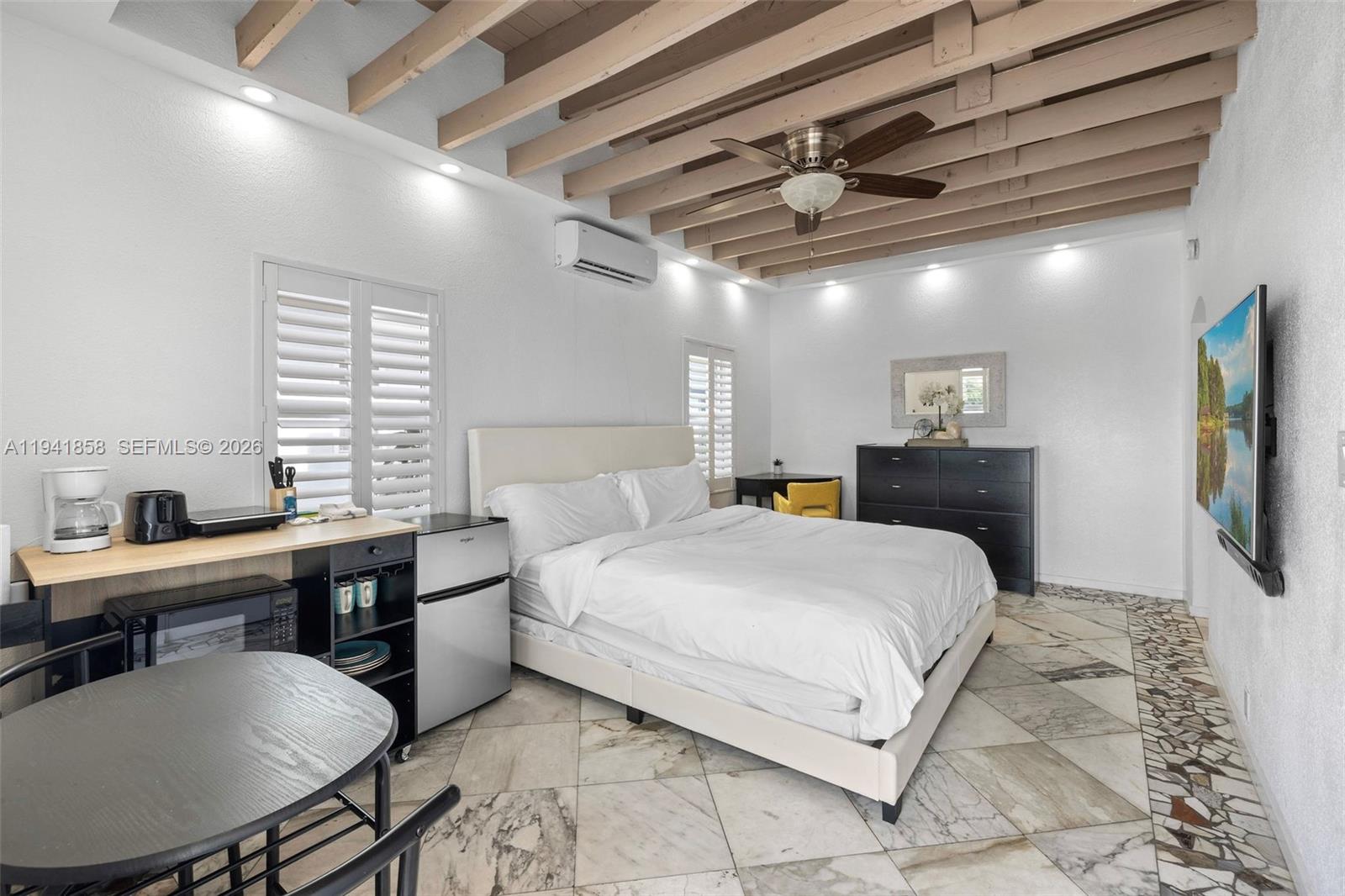 1908 N Ocean Drive 1b & 2b Package Property Photo 15