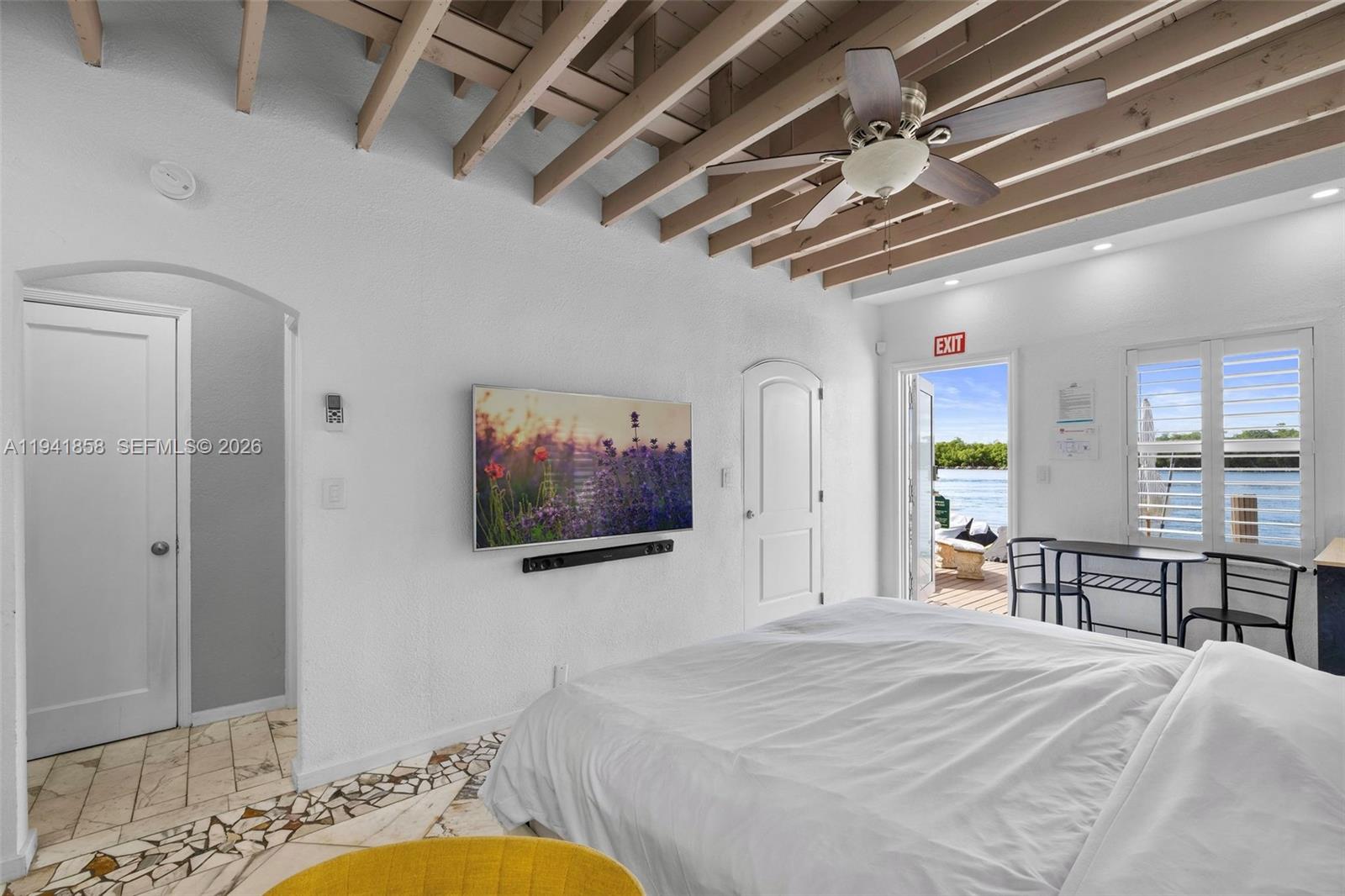 1908 N Ocean Drive 1b & 2b Package Property Photo 16