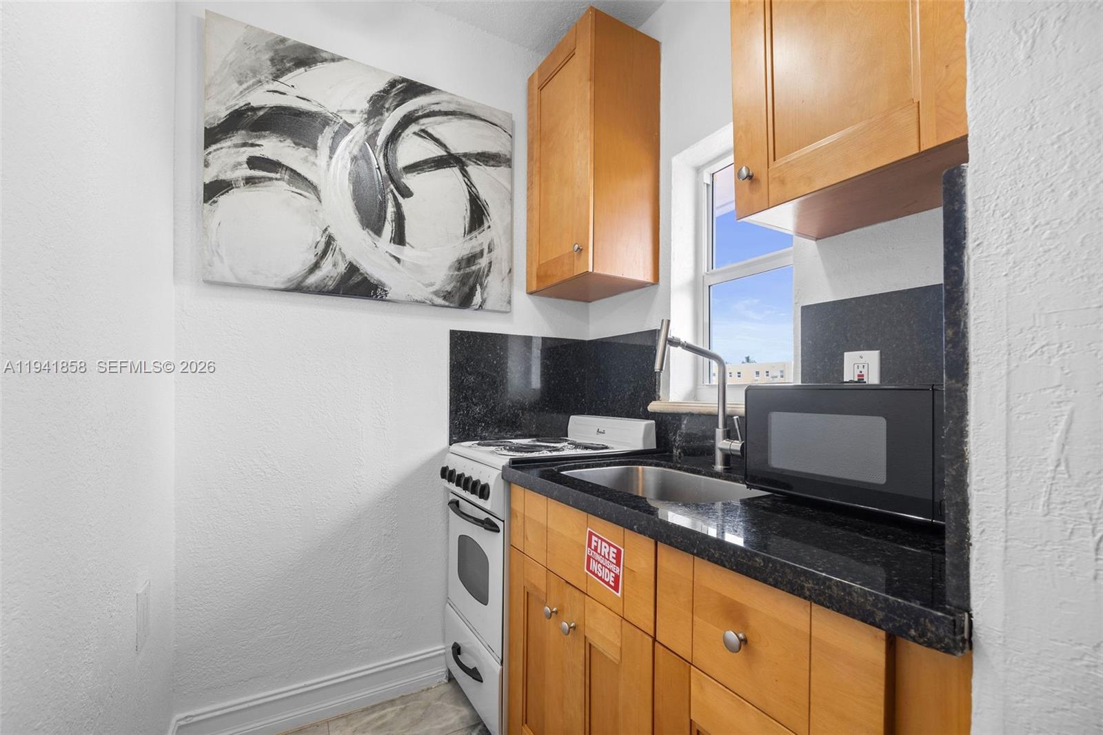 1908 N Ocean Drive 1b & 2b Package Property Photo 21