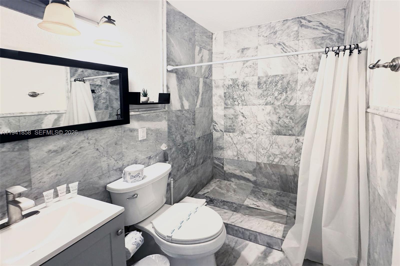 1908 N Ocean Drive 1b & 2b Package Property Photo 22