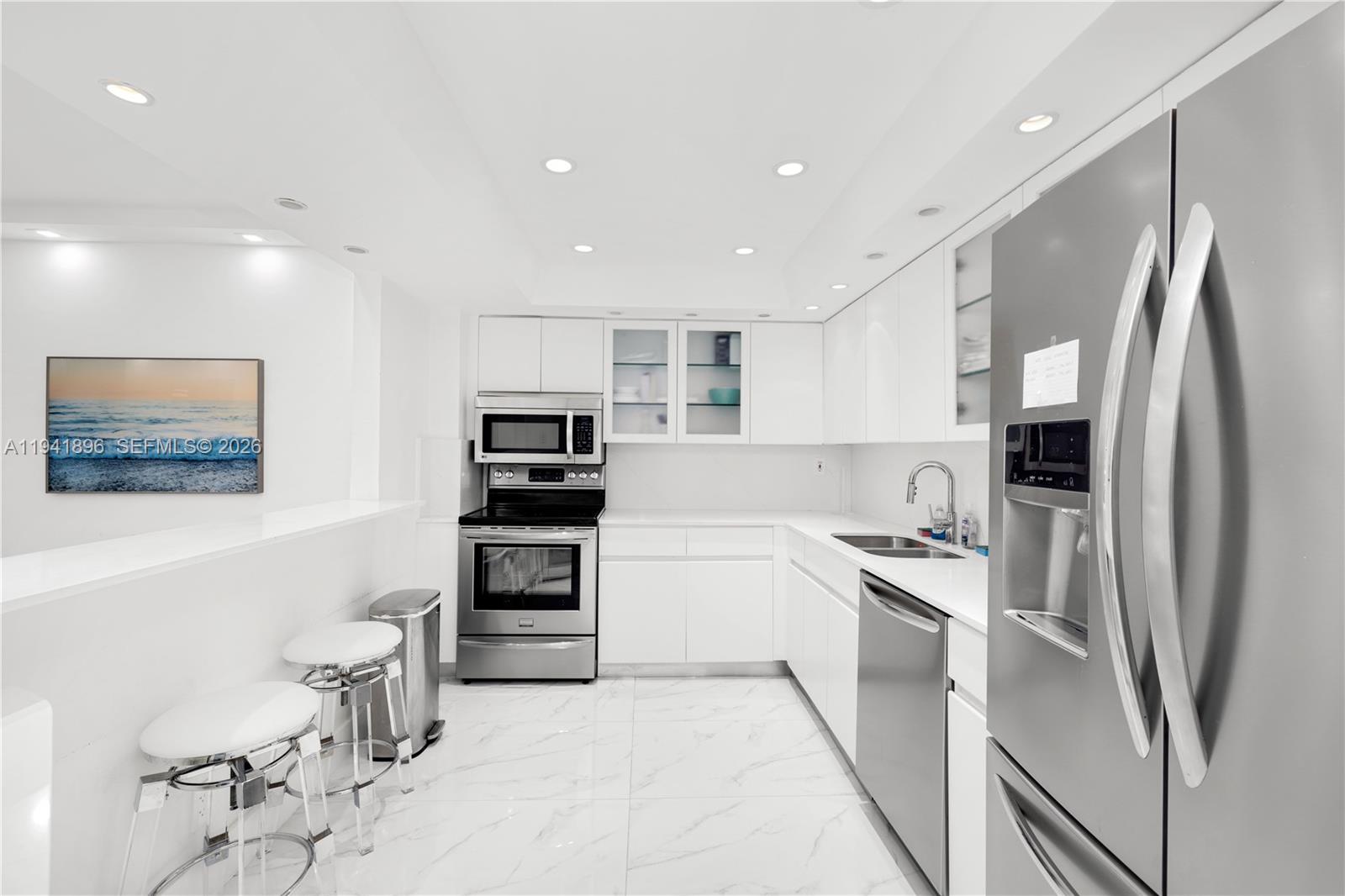 9455 Collins Avenue 806 Property Photo 3