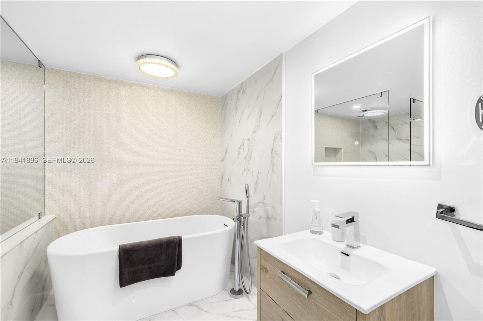 9455 Collins Avenue 806 Property Photo 24
