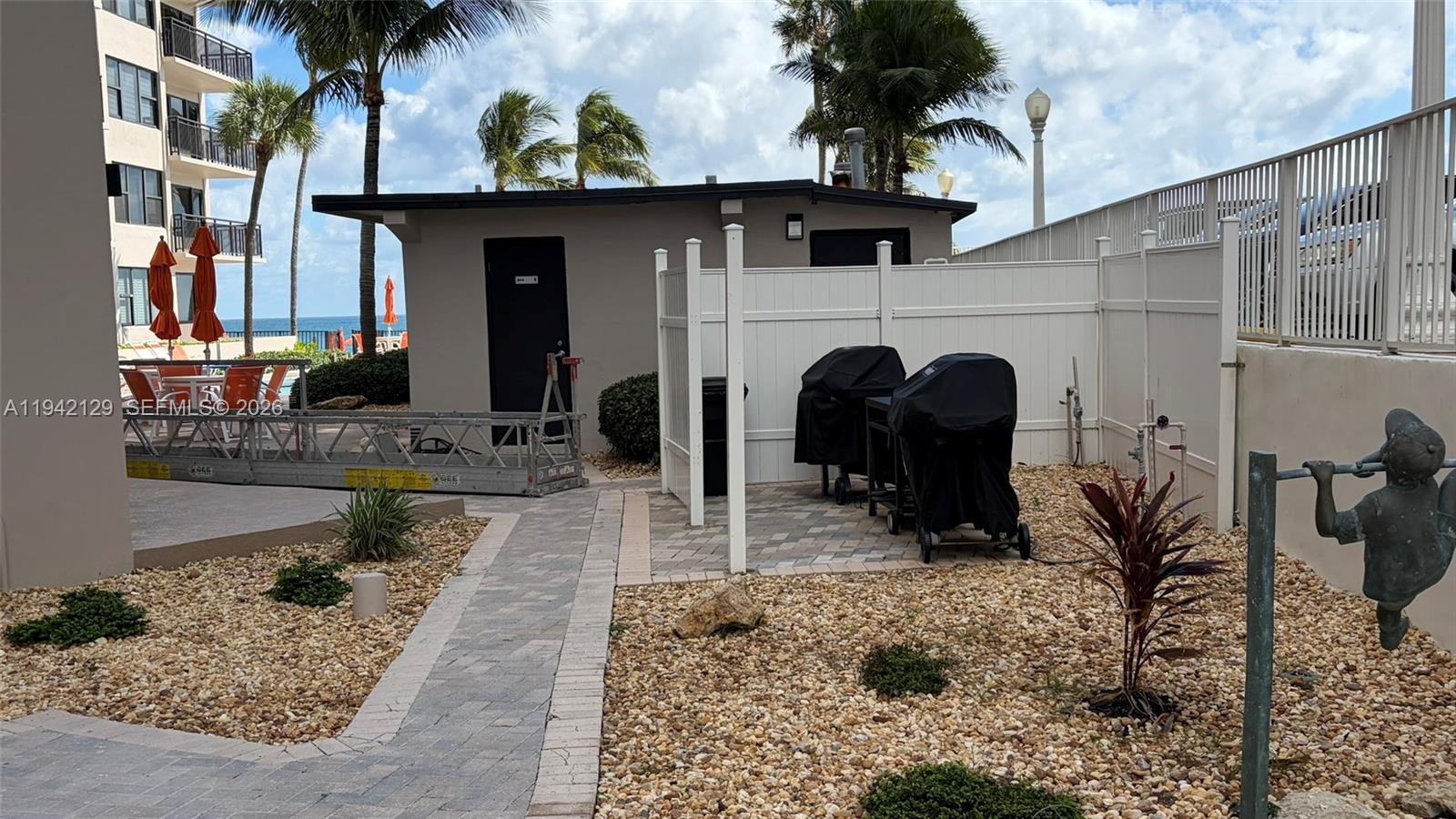 3800 Galt Ocean Drive 1414 Property Photo 11