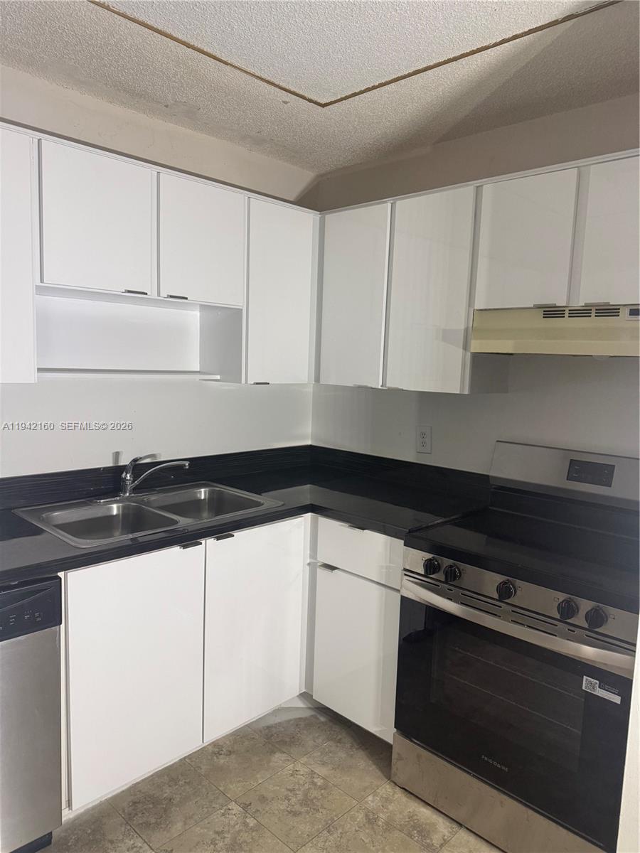 10916 Royal Palm Boulevard 10916 Property Photo 16