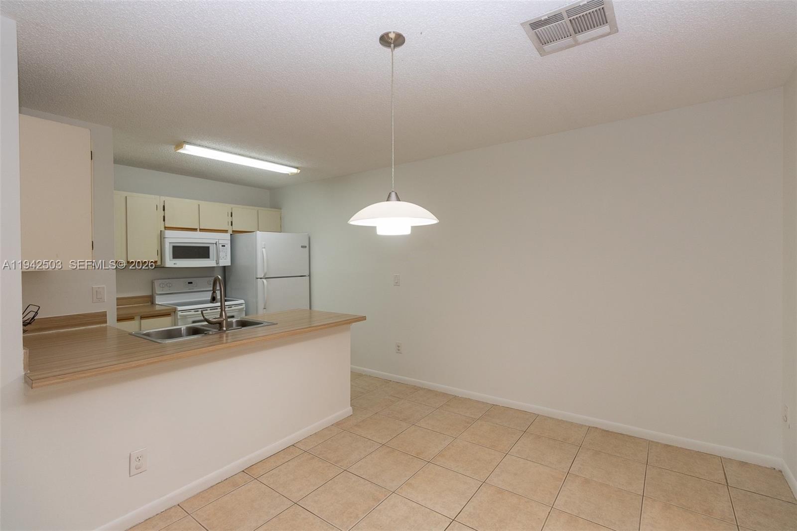 18328 Nw 68th Avenue P Property Photo 6