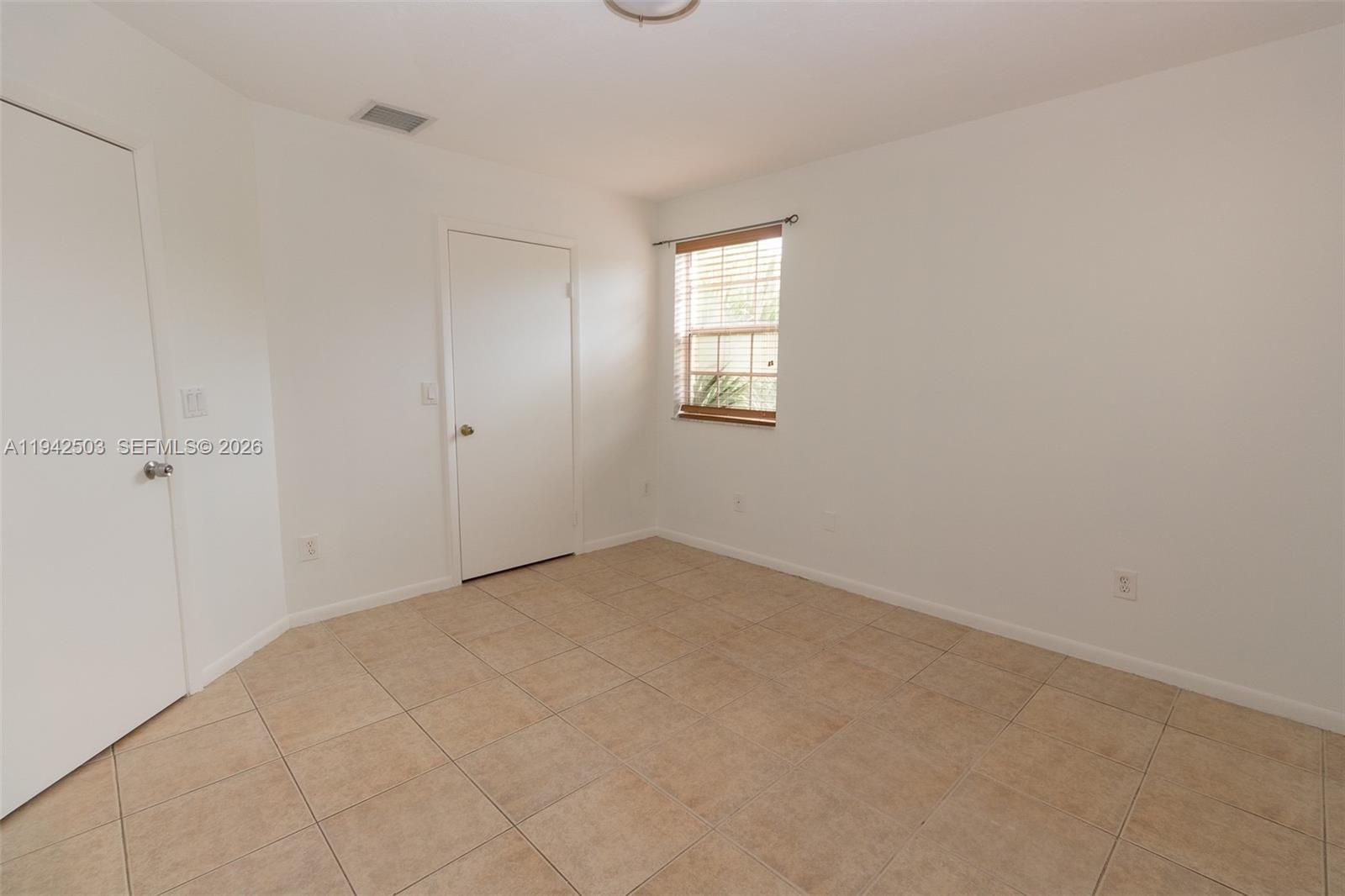 18328 Nw 68th Avenue P Property Photo 10