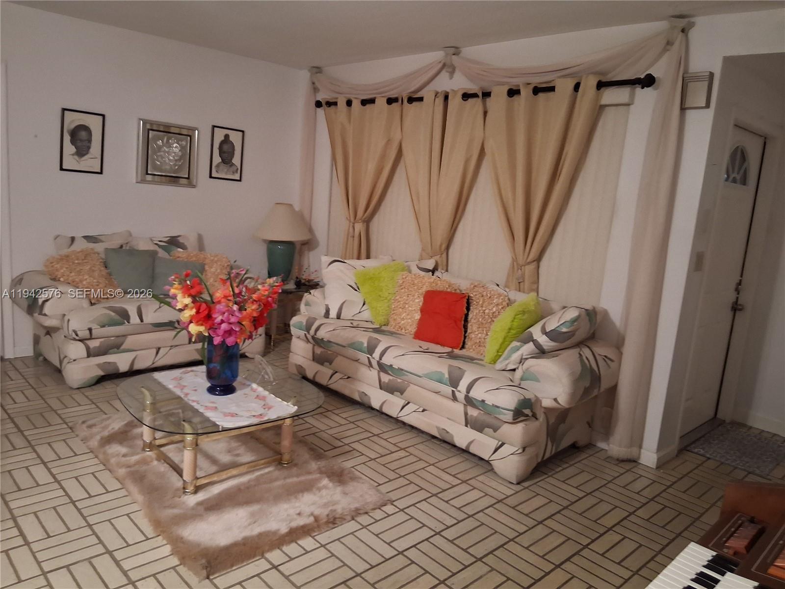 A11942576 Property Photo 3