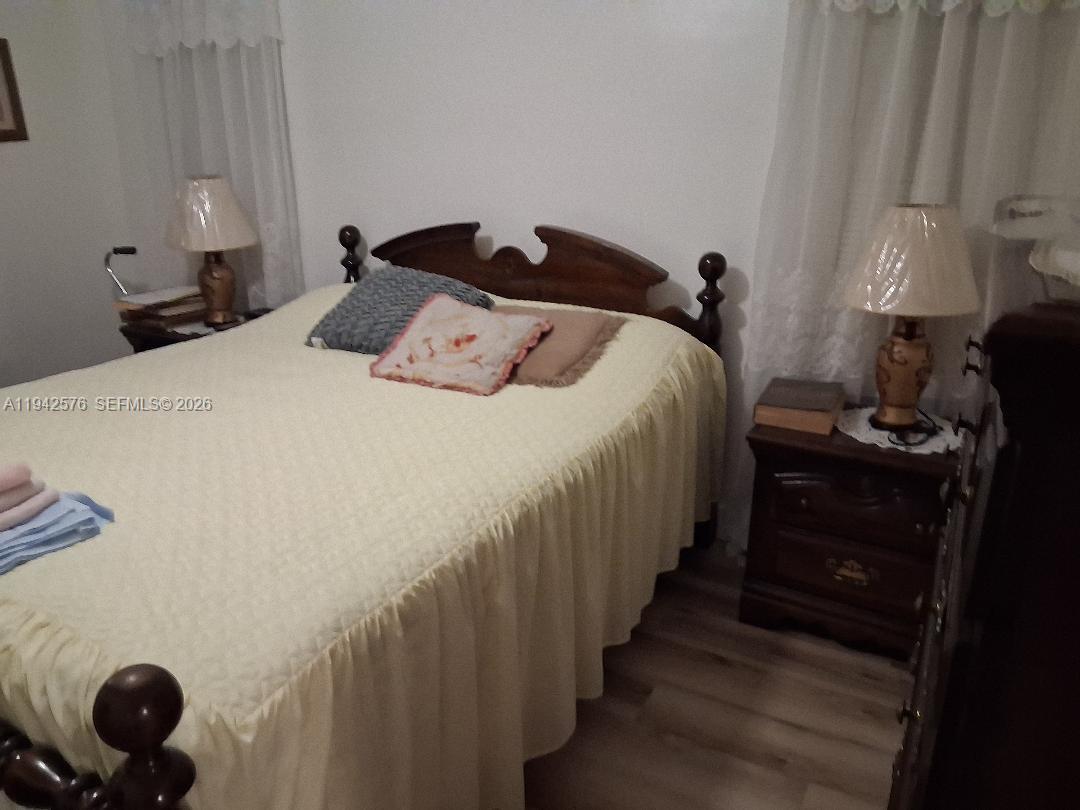 A11942576 Property Photo 4