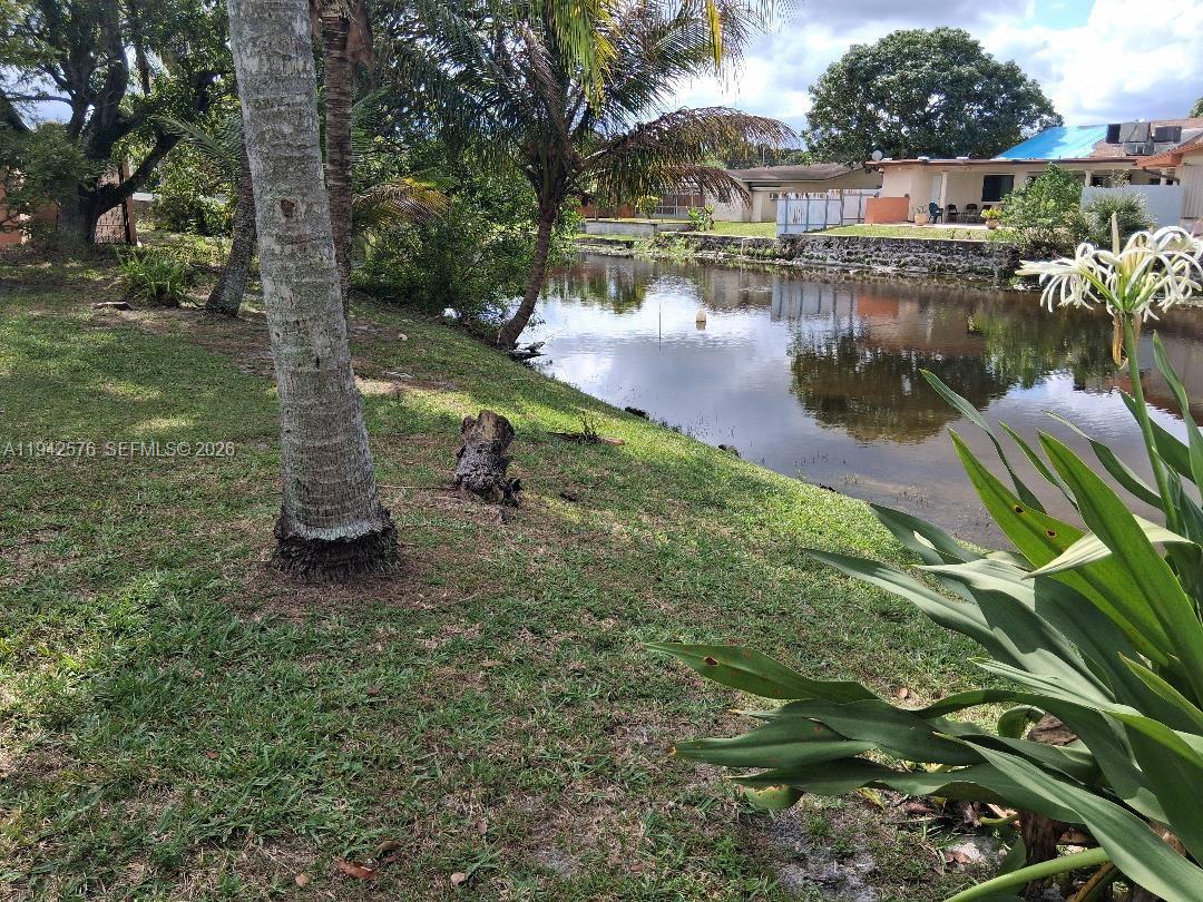 A11942576 Property Photo 5