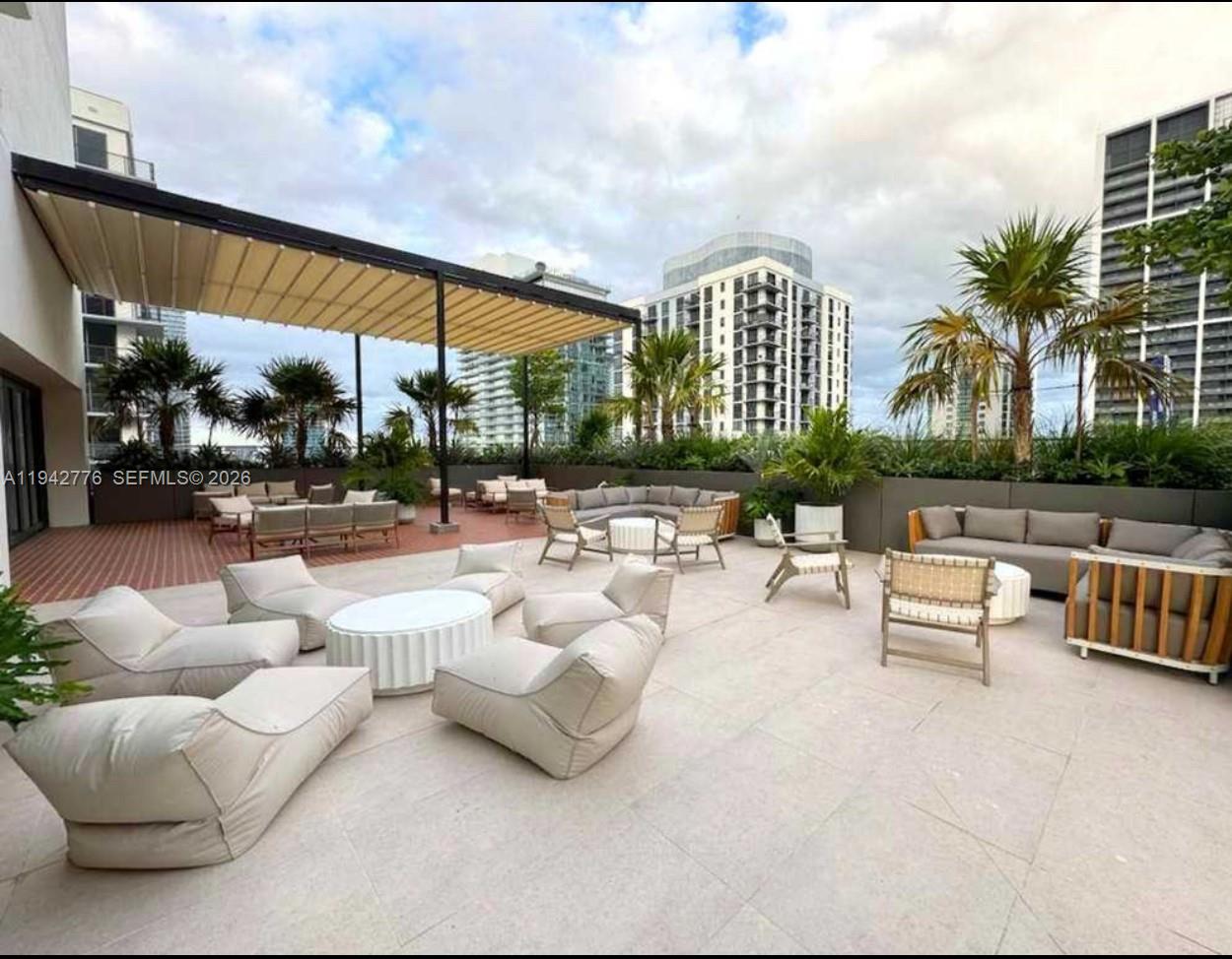 601 N Miami Avenue 901 Property Photo 2