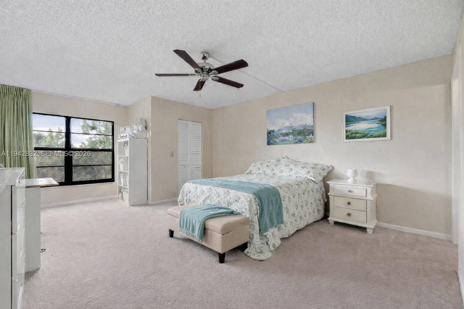 2200 S Cypress Bend Drive 406 Property Photo 6