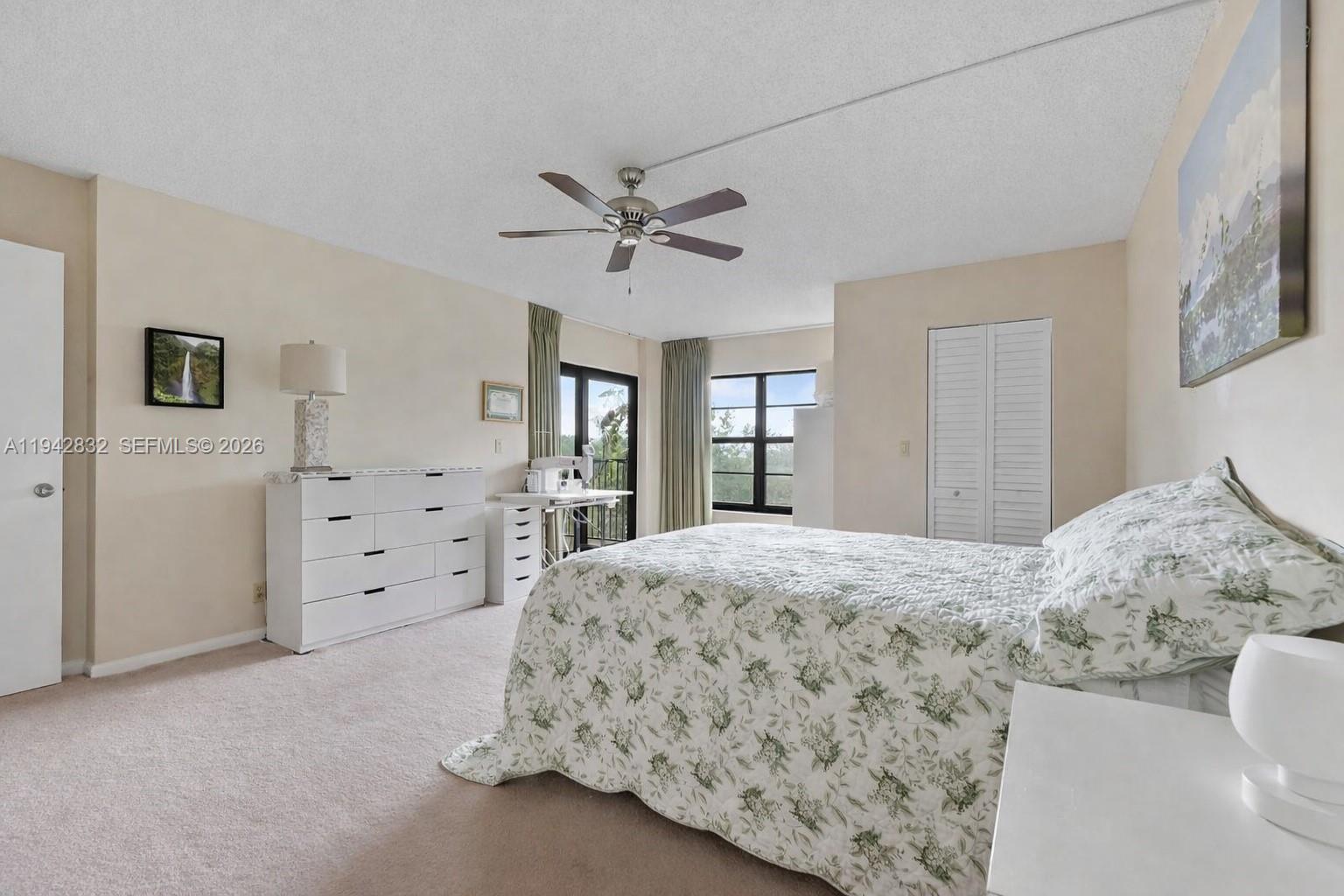 2200 S Cypress Bend Drive 406 Property Photo 20