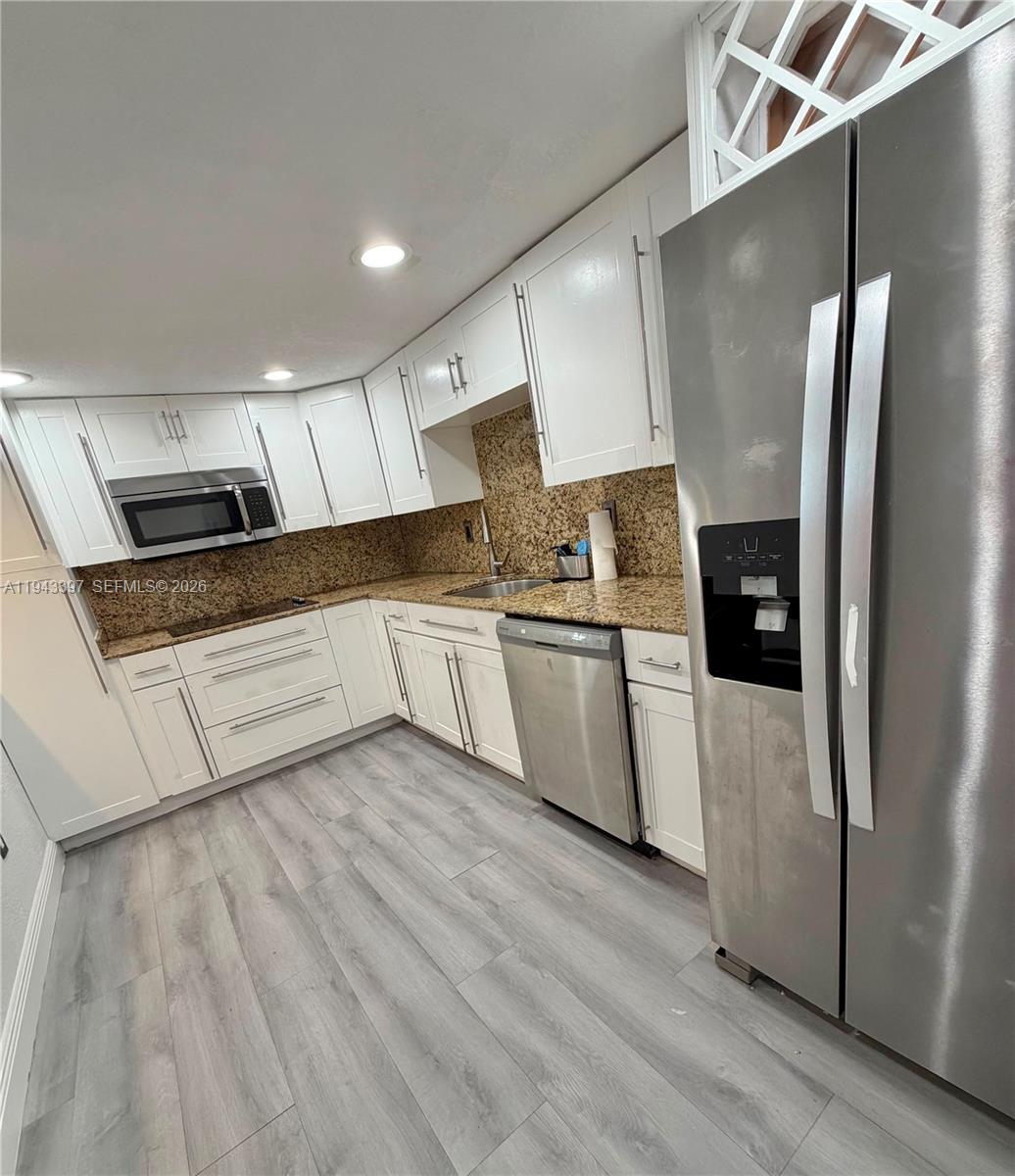 9273 Collins Avenue 501 Property Photo 4