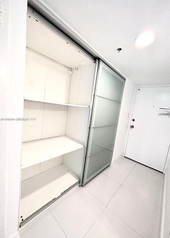 100 Lincoln Road 526 Property Photo 4