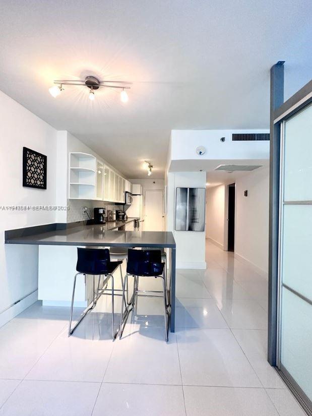100 Lincoln Road 526 Property Photo 12