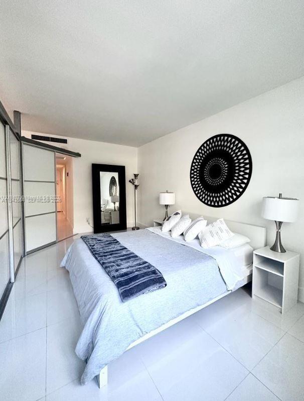 100 Lincoln Road 526 Property Photo 19