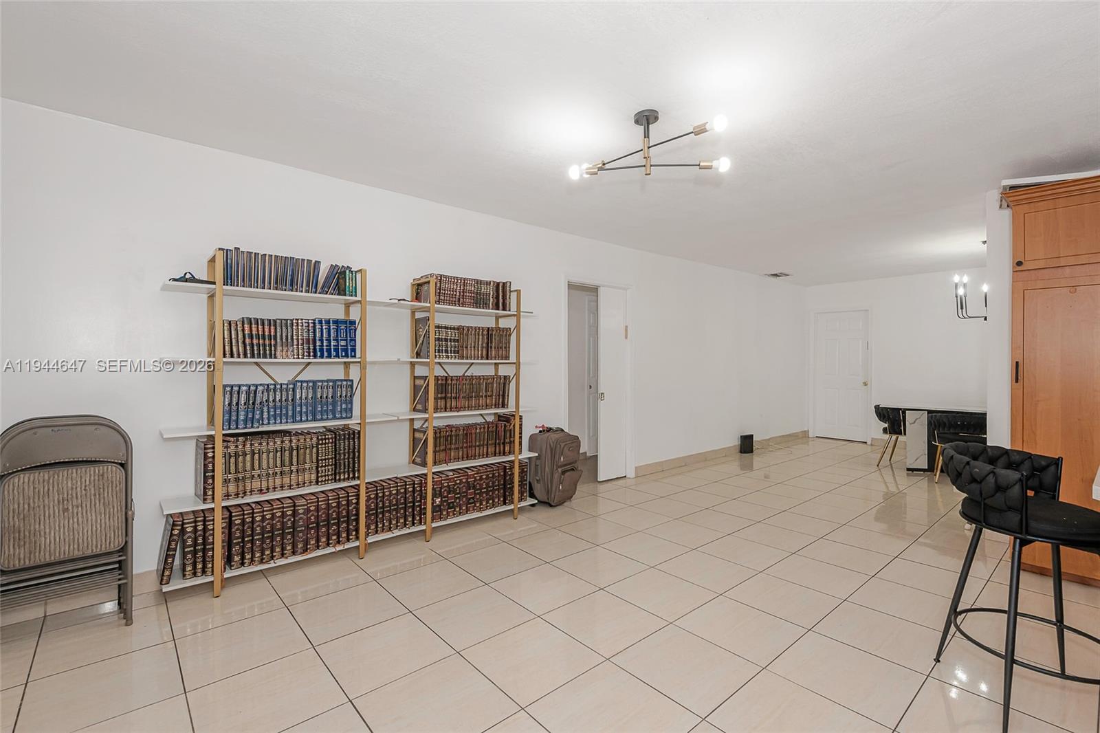 8950 Harding Avenue Property Photo 6