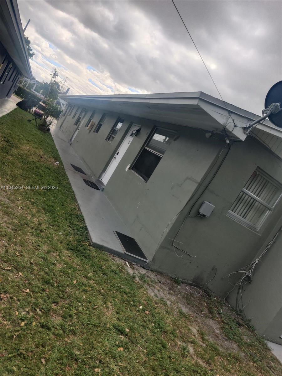 844 Sw 10th Street Property Photo 4