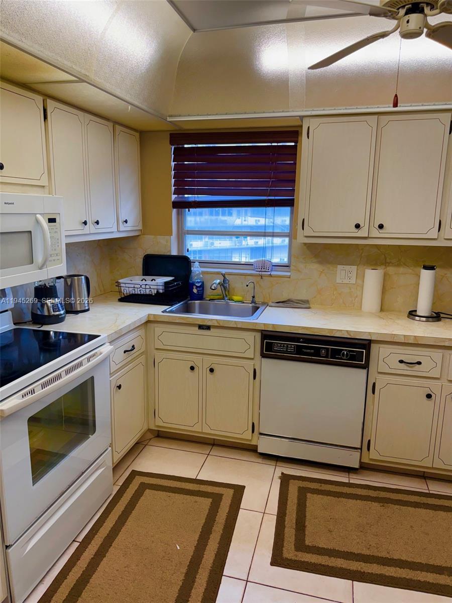 A11945269 Property Photo 26