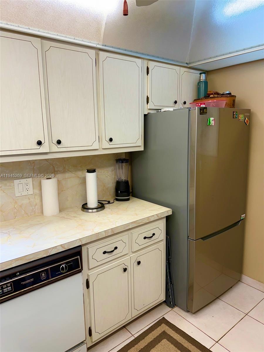 A11945269 Property Photo 27