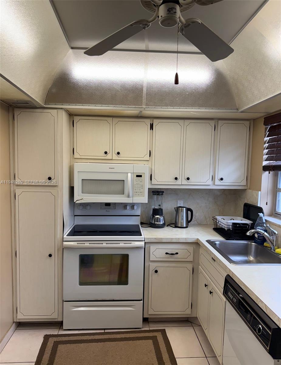 A11945269 Property Photo 30