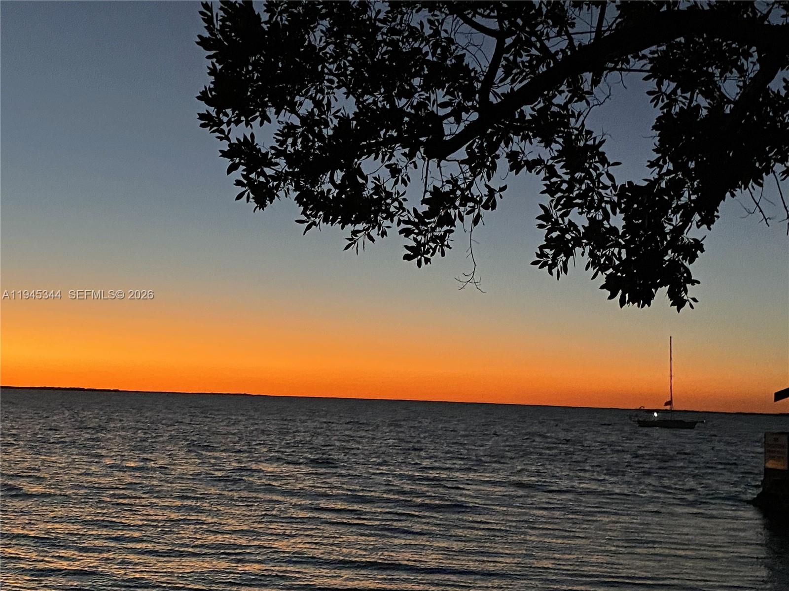 104500 Overseas Highway A302 Property Photo 38