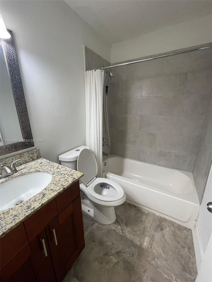 3457 Nw 44th Street 104 Property Photo 14