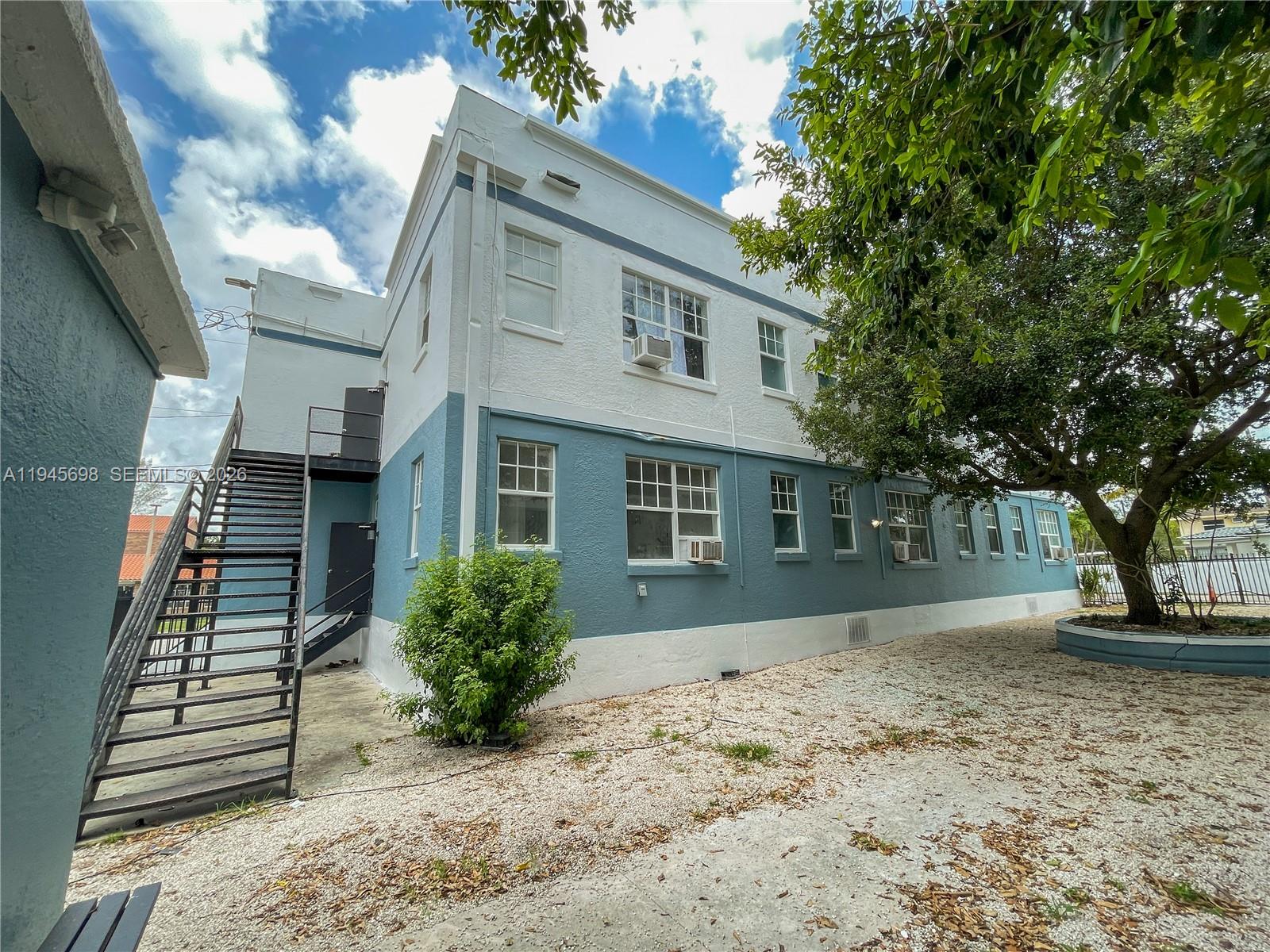 36 Ne 65th Street Property Photo 2
