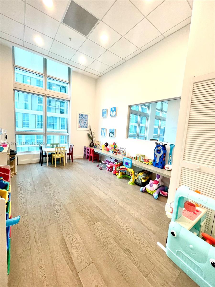 300 S Biscayne Boulevard T-1803 Property Photo 4