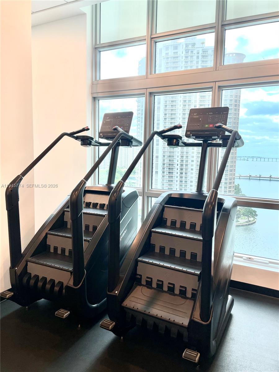 300 S Biscayne Boulevard T-1803 Property Photo 8