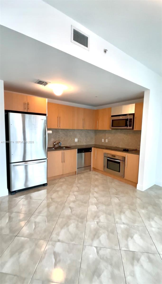 300 S Biscayne Boulevard T-1803 Property Photo 12