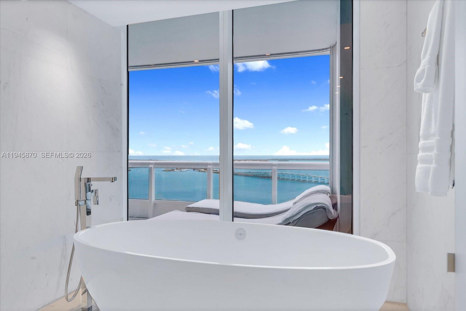 1643 Brickell Avenue 3904 Property Photo 17