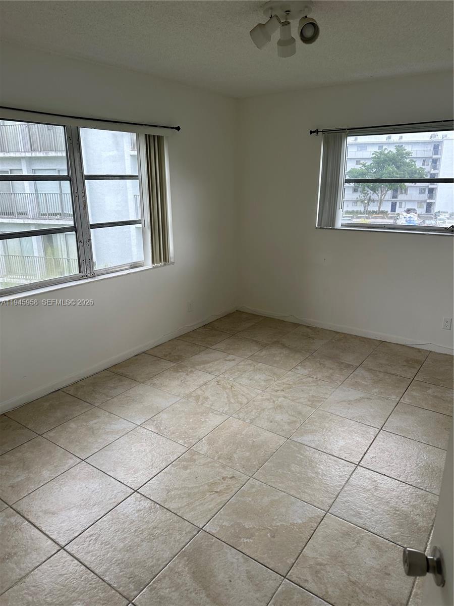 8730 N Sherman Circle 308 Property Photo 10