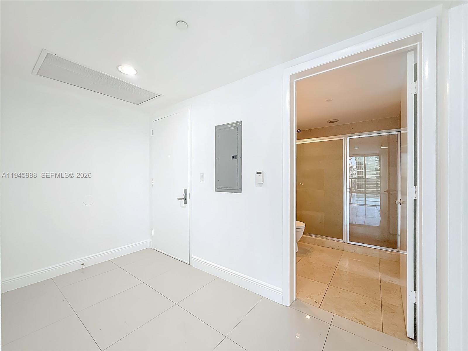 475 Brickell Avenue 4215 Property Photo 4