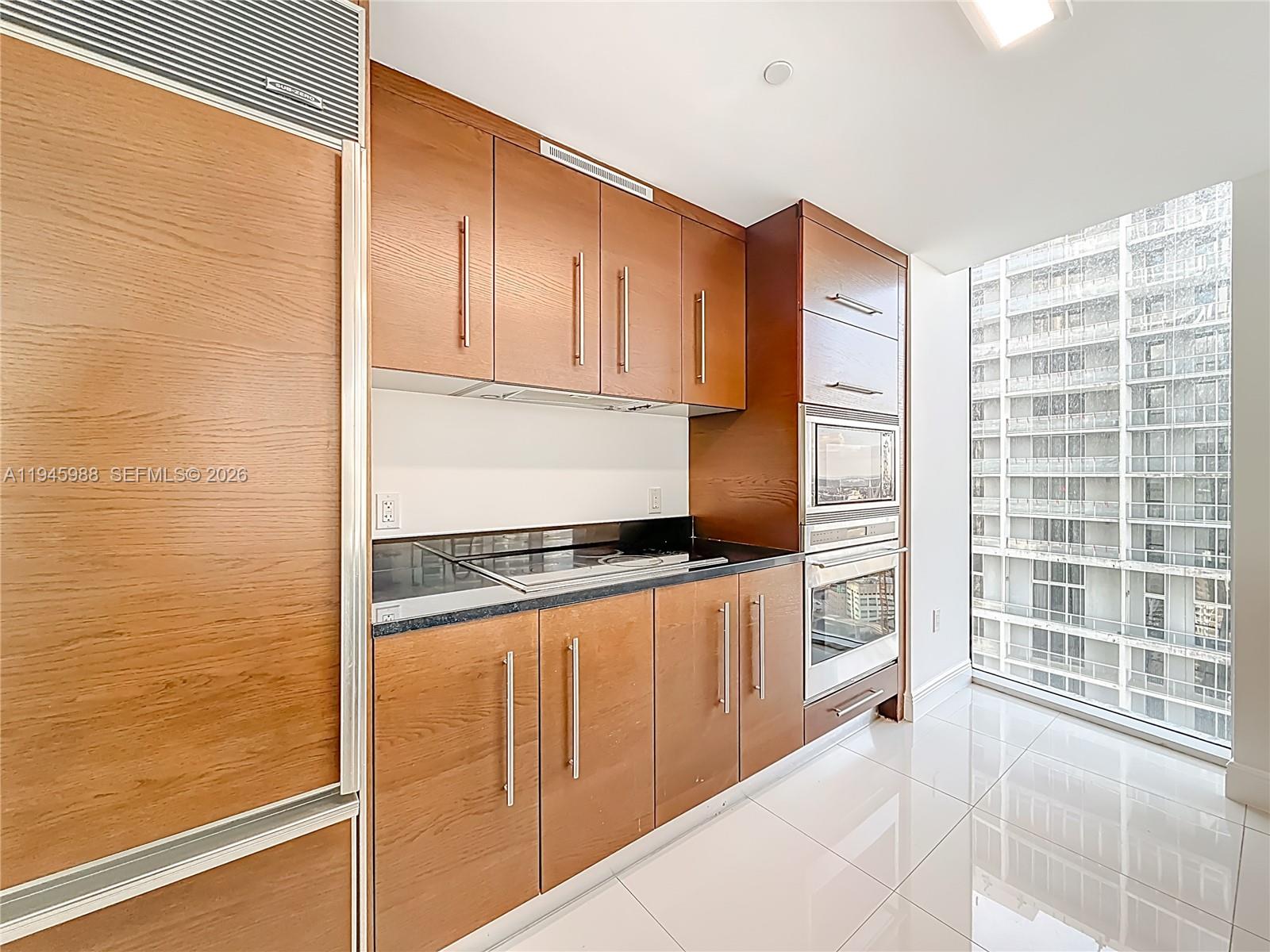 475 Brickell Avenue 4215 Property Photo 7