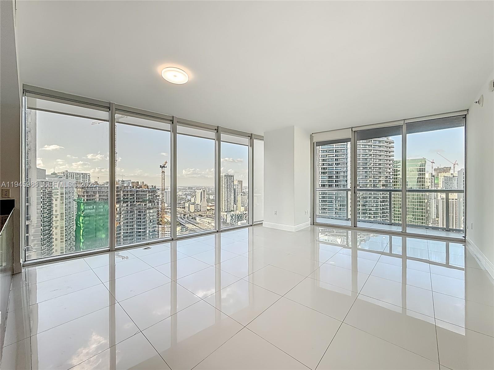 475 Brickell Avenue 4215 Property Photo 10