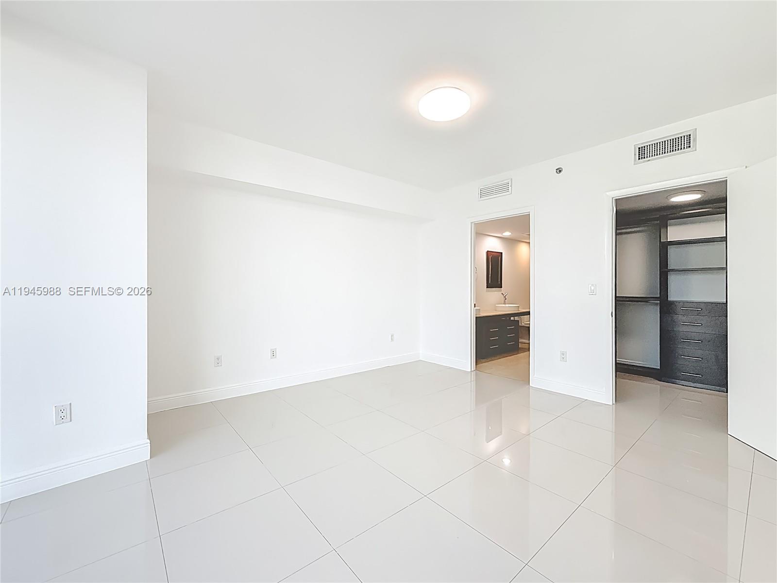 475 Brickell Avenue 4215 Property Photo 21