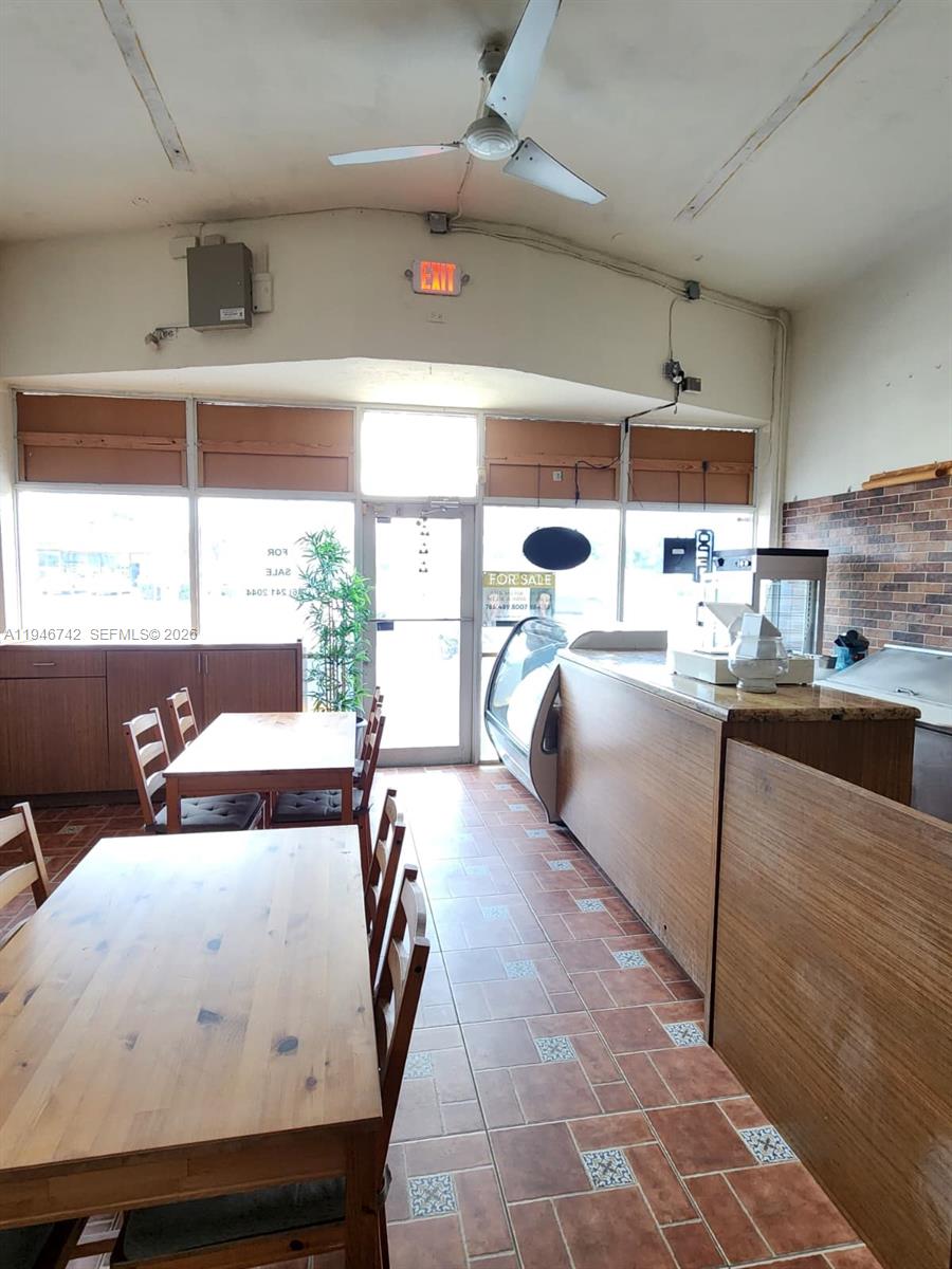 A11946742 Property Photo 13