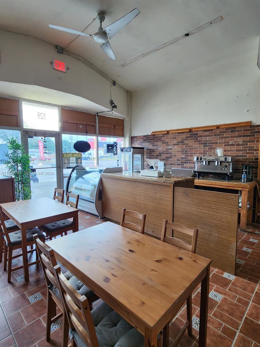 A11946742 Property Photo 15