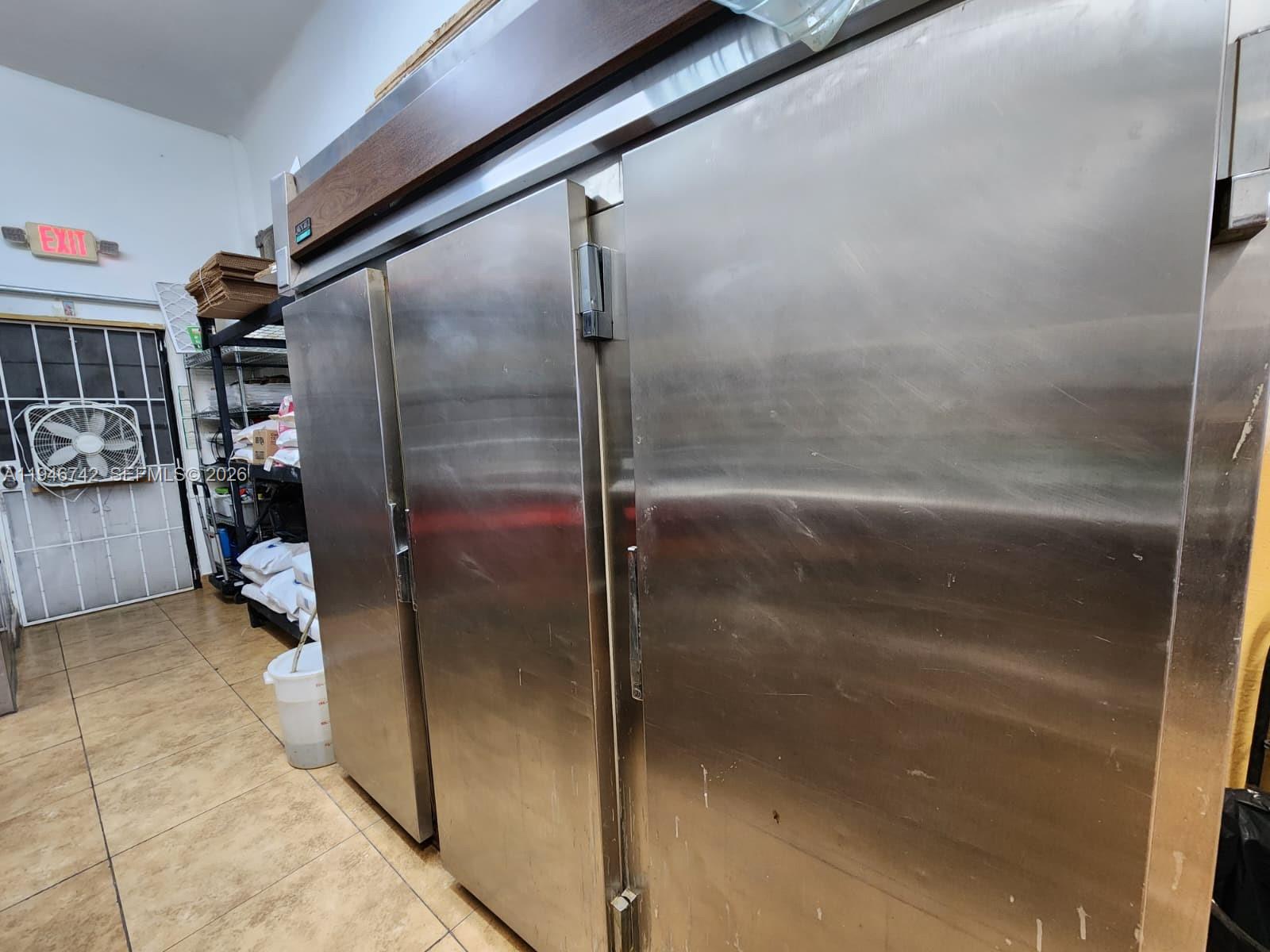 A11946742 Property Photo 22