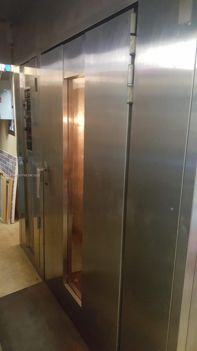 A11946742 Property Photo 31